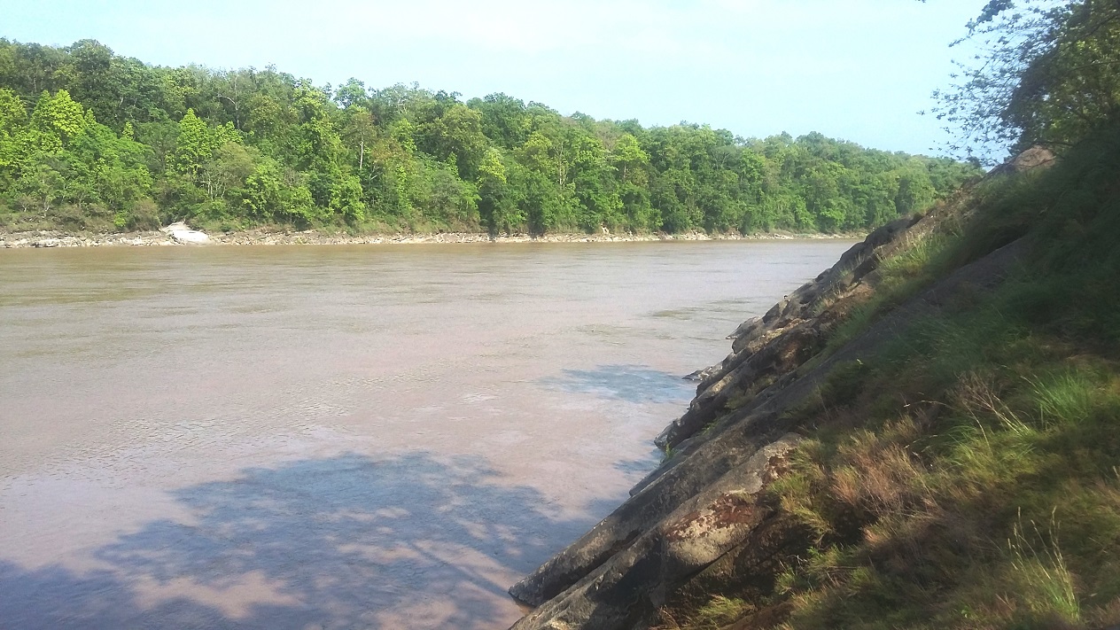 भारतीय बस दुर्घटनामा २७ जनाको मृत्यु