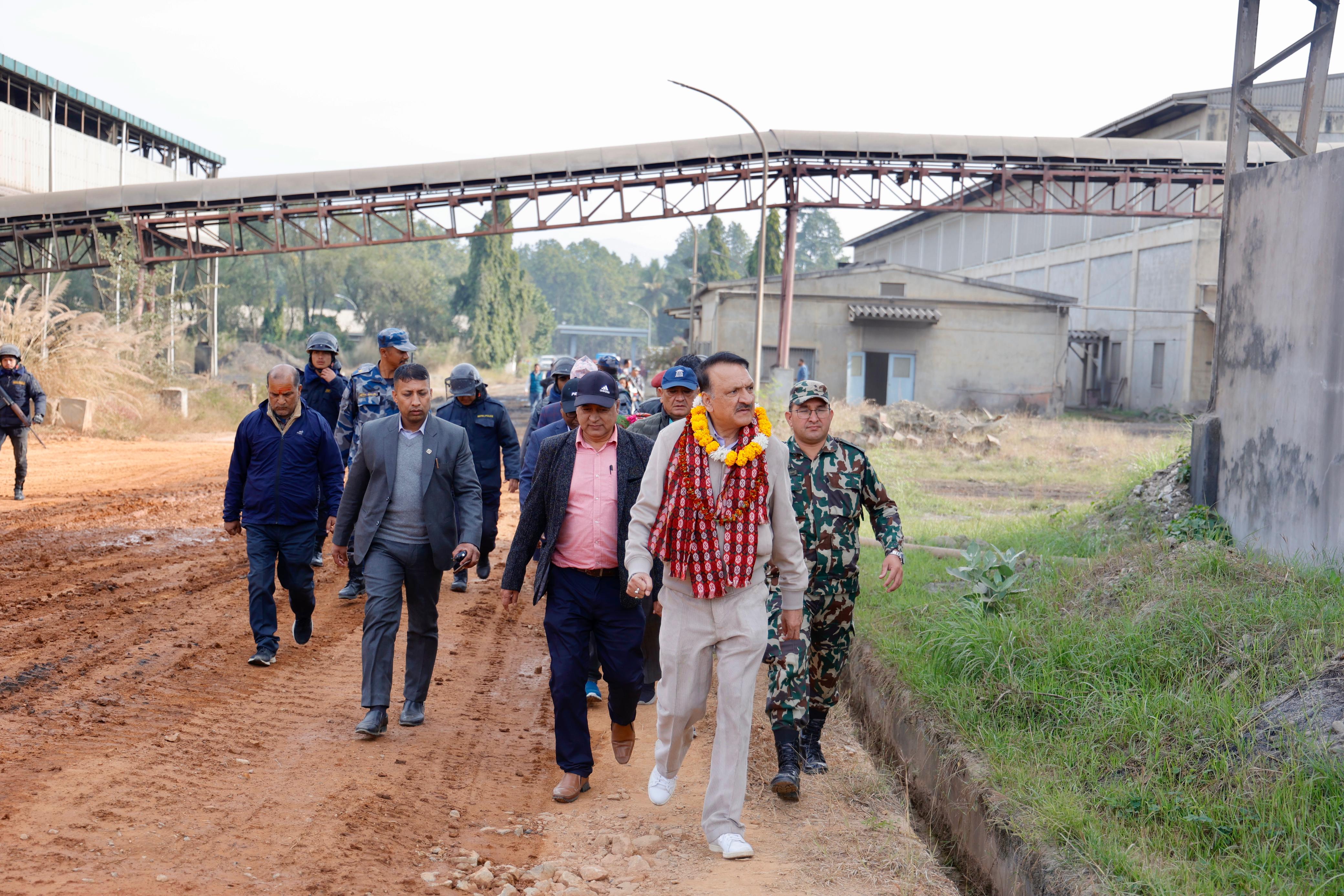 सामूहिक सुधार आए उदयपुर सिमेन्ट कारखाना पूर्णरूपमा सञ्चालनमा आउँछः अर्थमन्त्री डा. महत